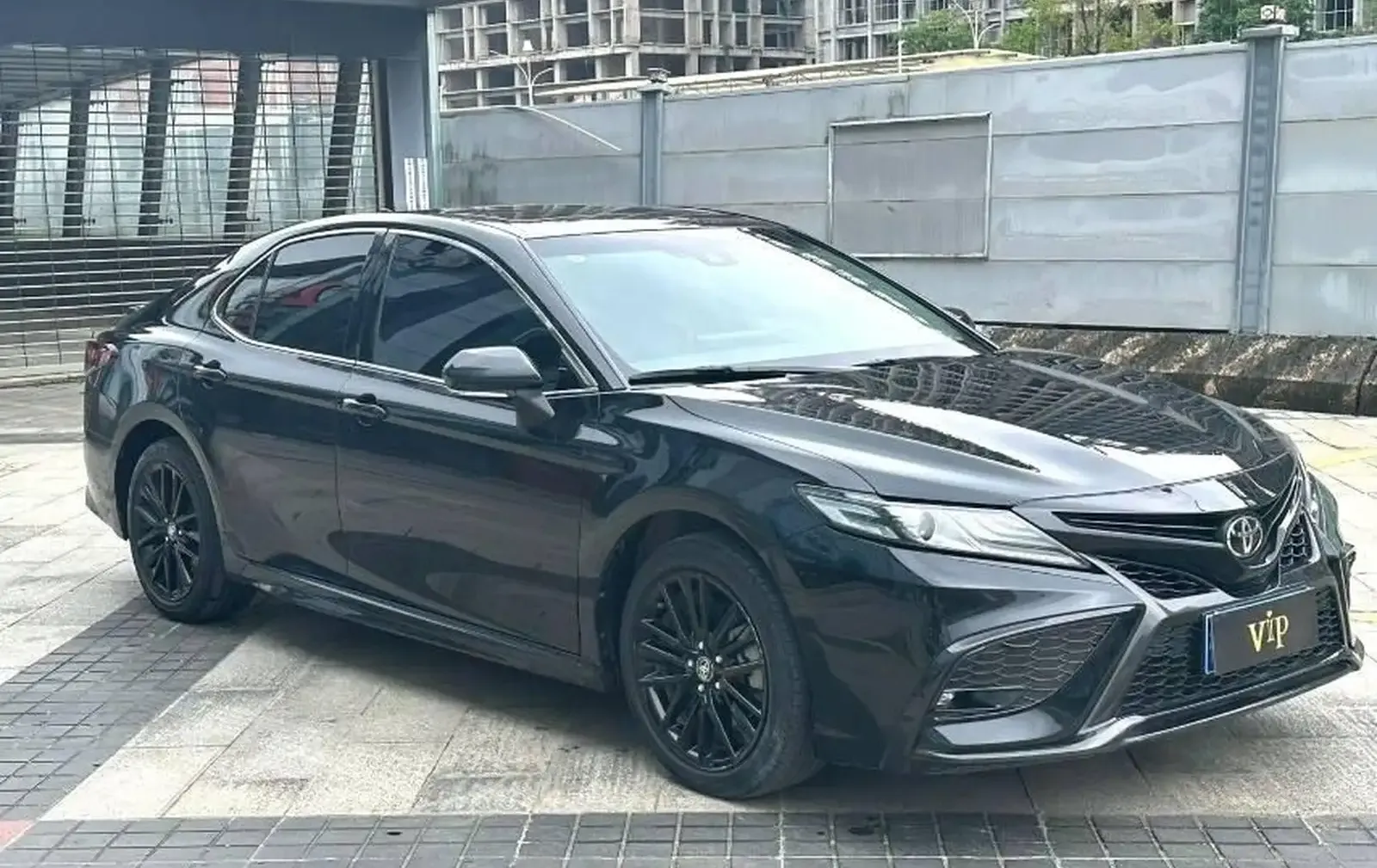 Toyota Camry, 2023 — фото 2