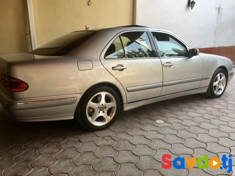 Mercedes-benz E class 2001