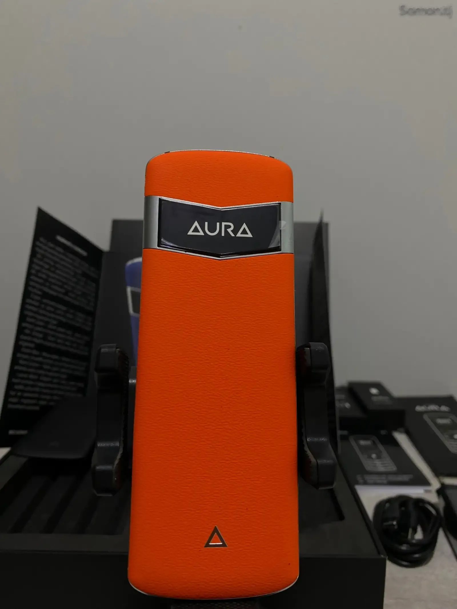 Телефон Novey Aura V1