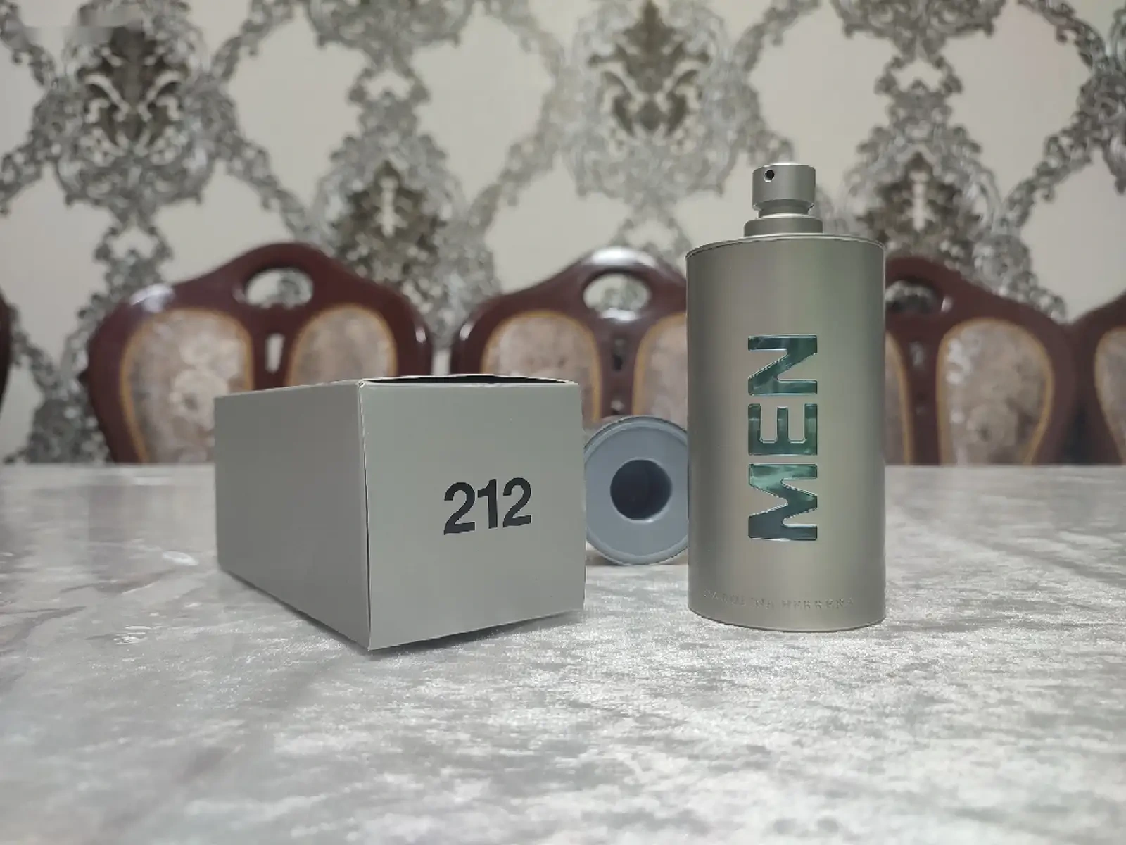 Духи от Carolina Herrera 212 Men NYC EAU de Toilette — фото 4