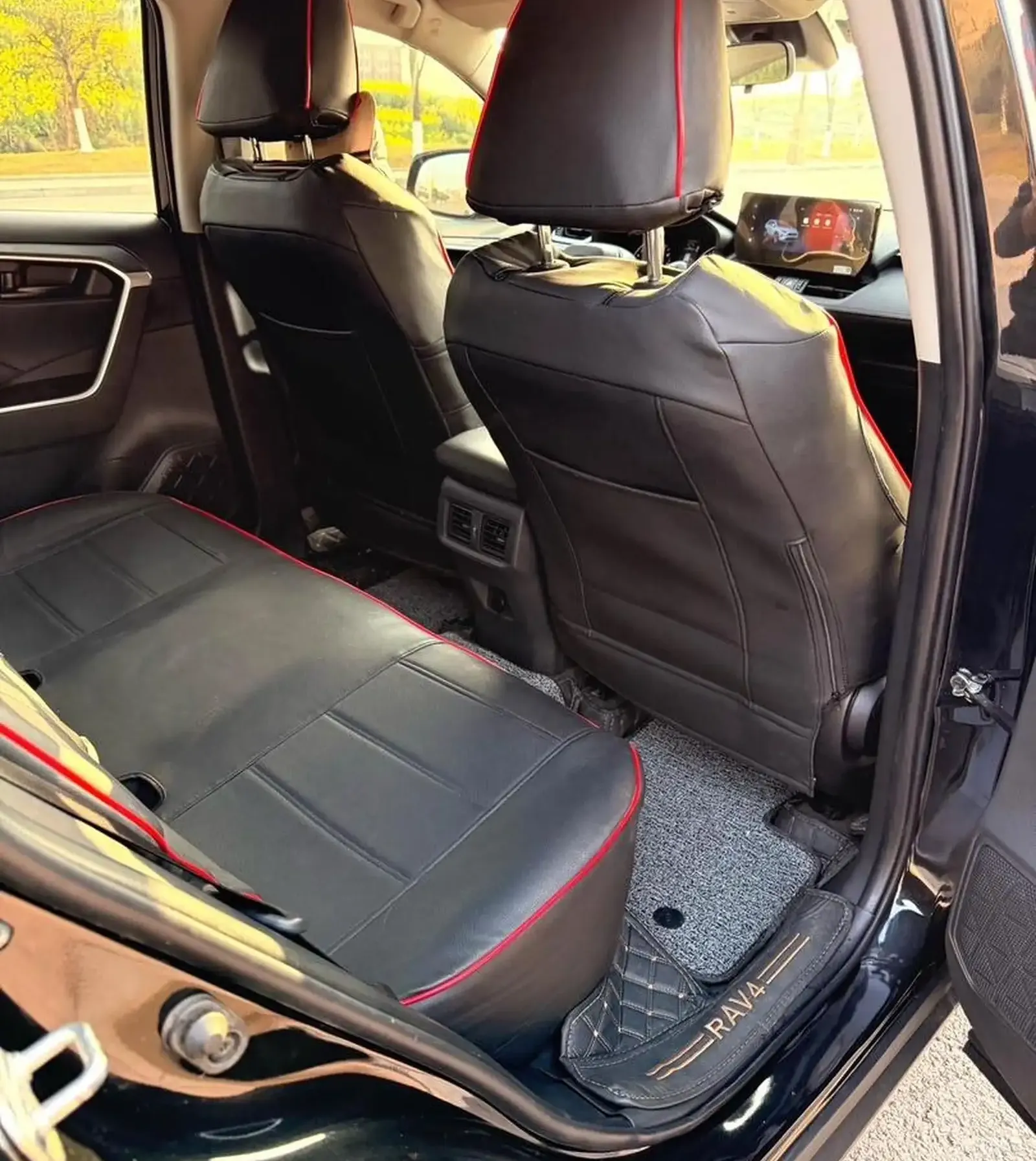 Toyota RAV 4, 2025