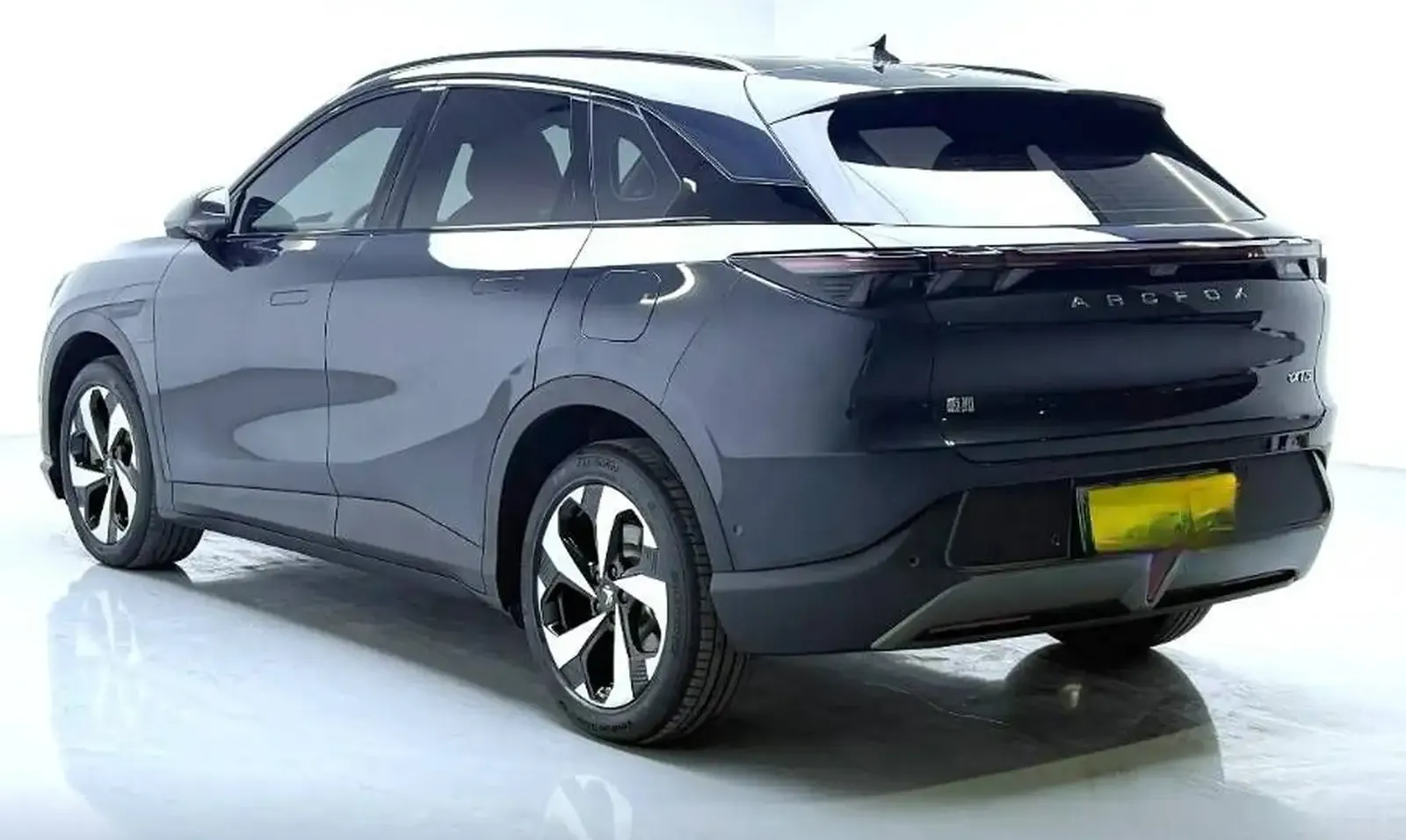 Arcfox Alpha T5, 2025