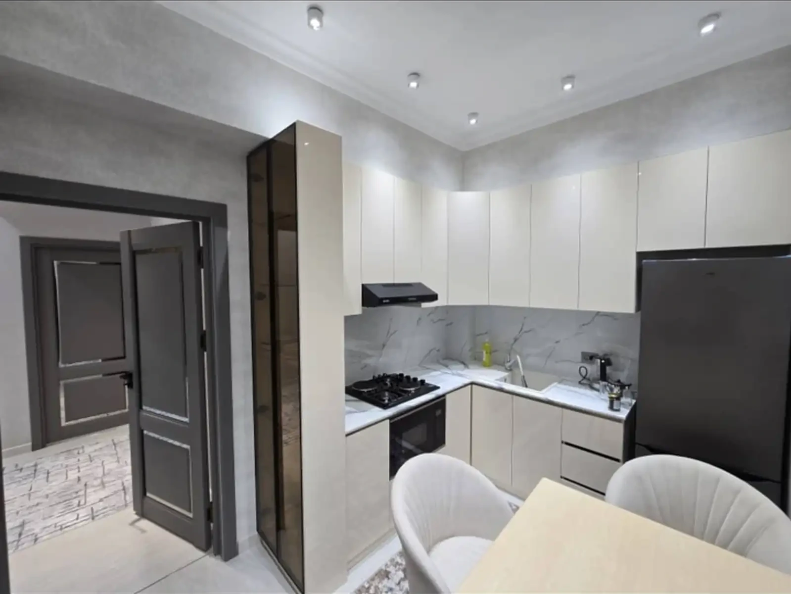 2-комн. квартира, 5 этаж, 72м², 18мкр — фото 8