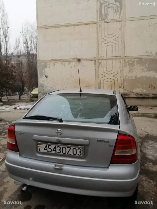 Opel Astra j 1998
