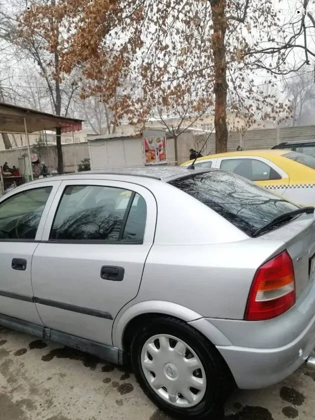 Opel Astra j 1998