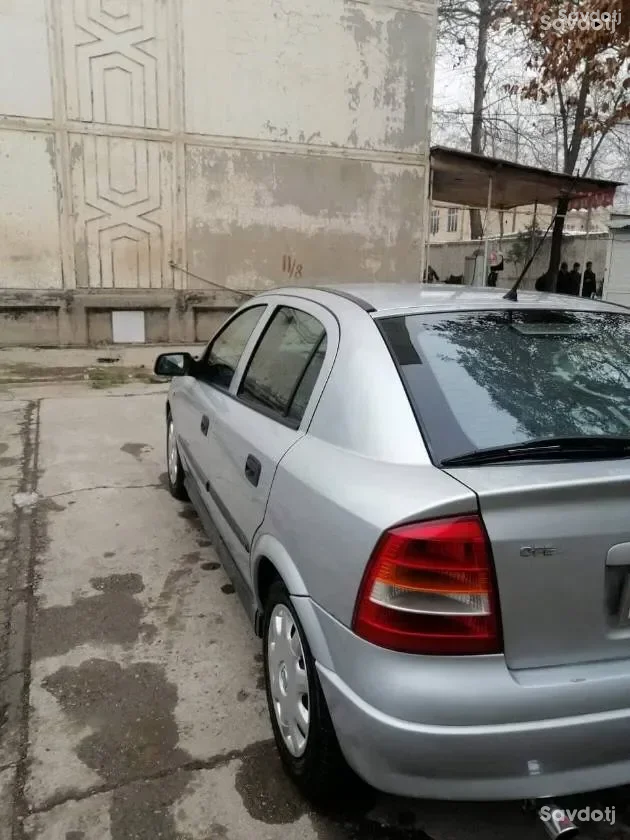 Opel Astra j 1998