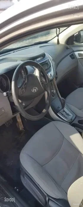 Hyundai Elantra 2012
