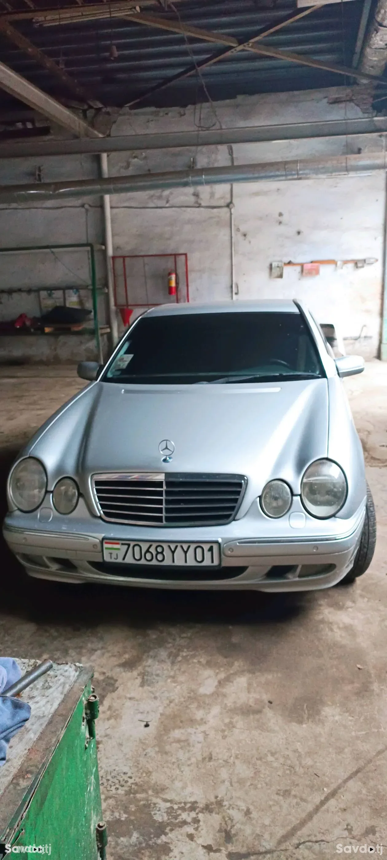 Mercedes-benz E class 2002