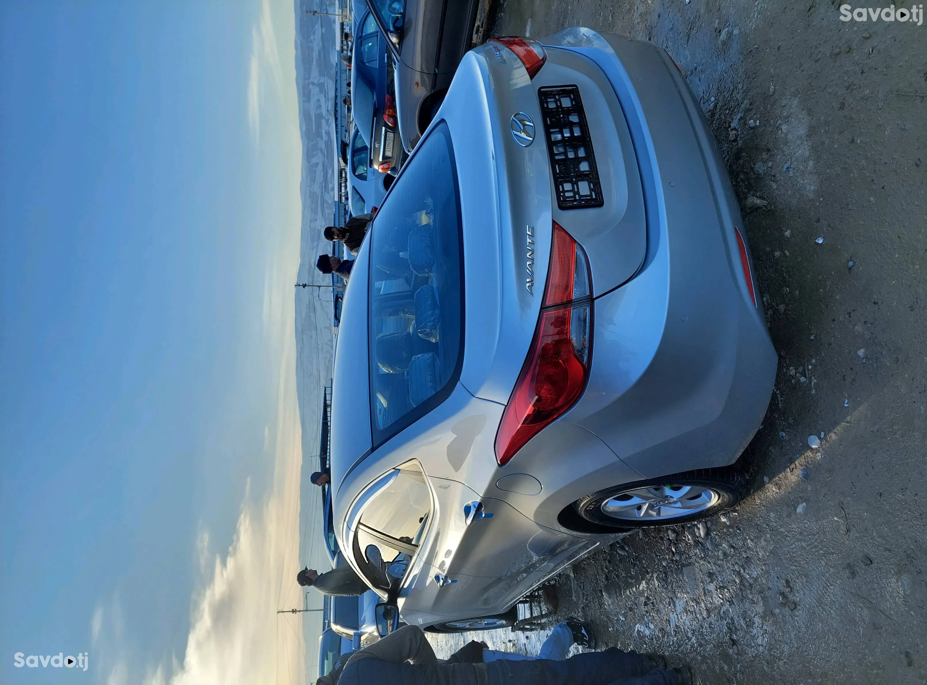 Hyundai Avante 2011