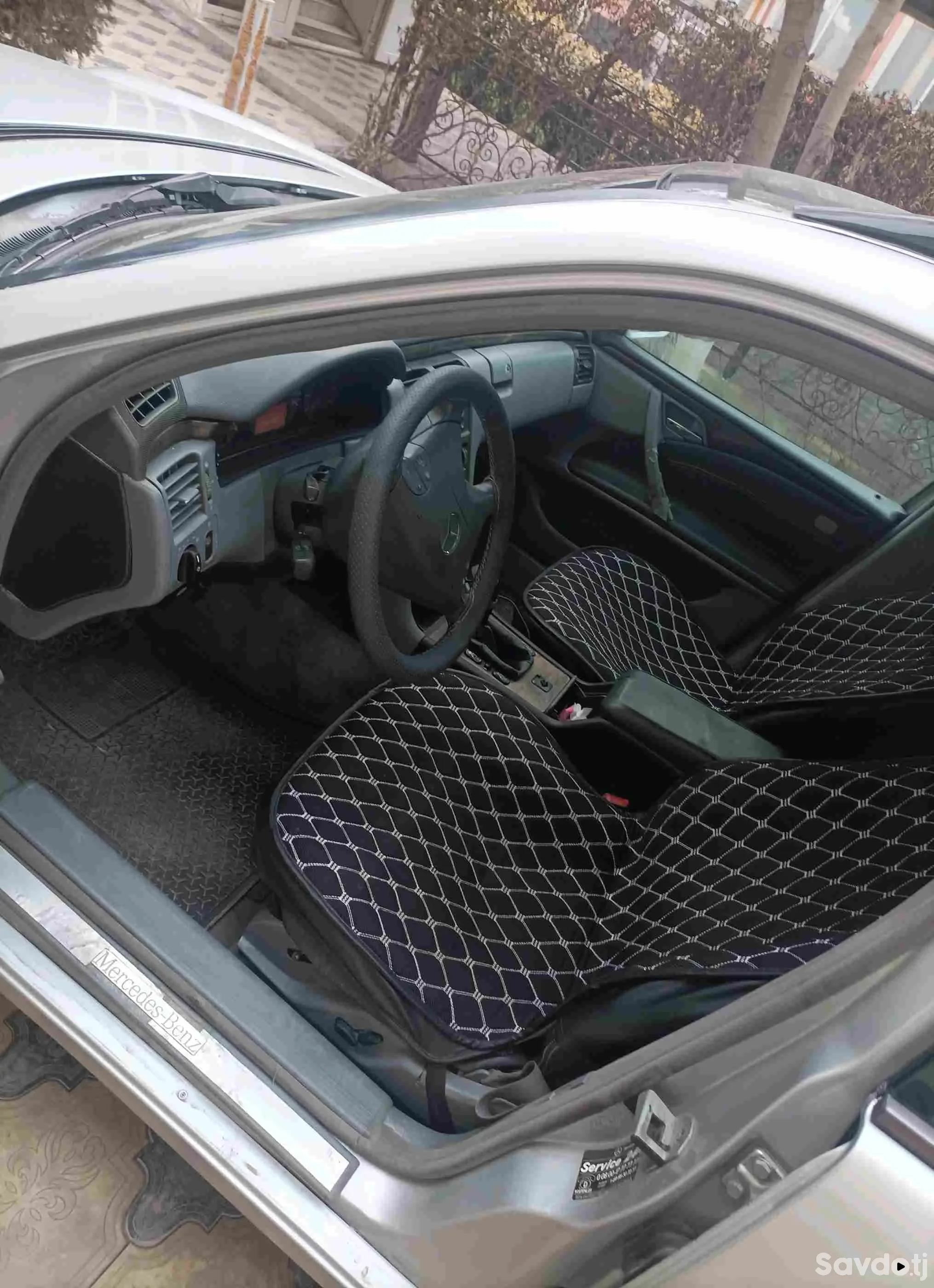 Mercedes-benz E class 2001