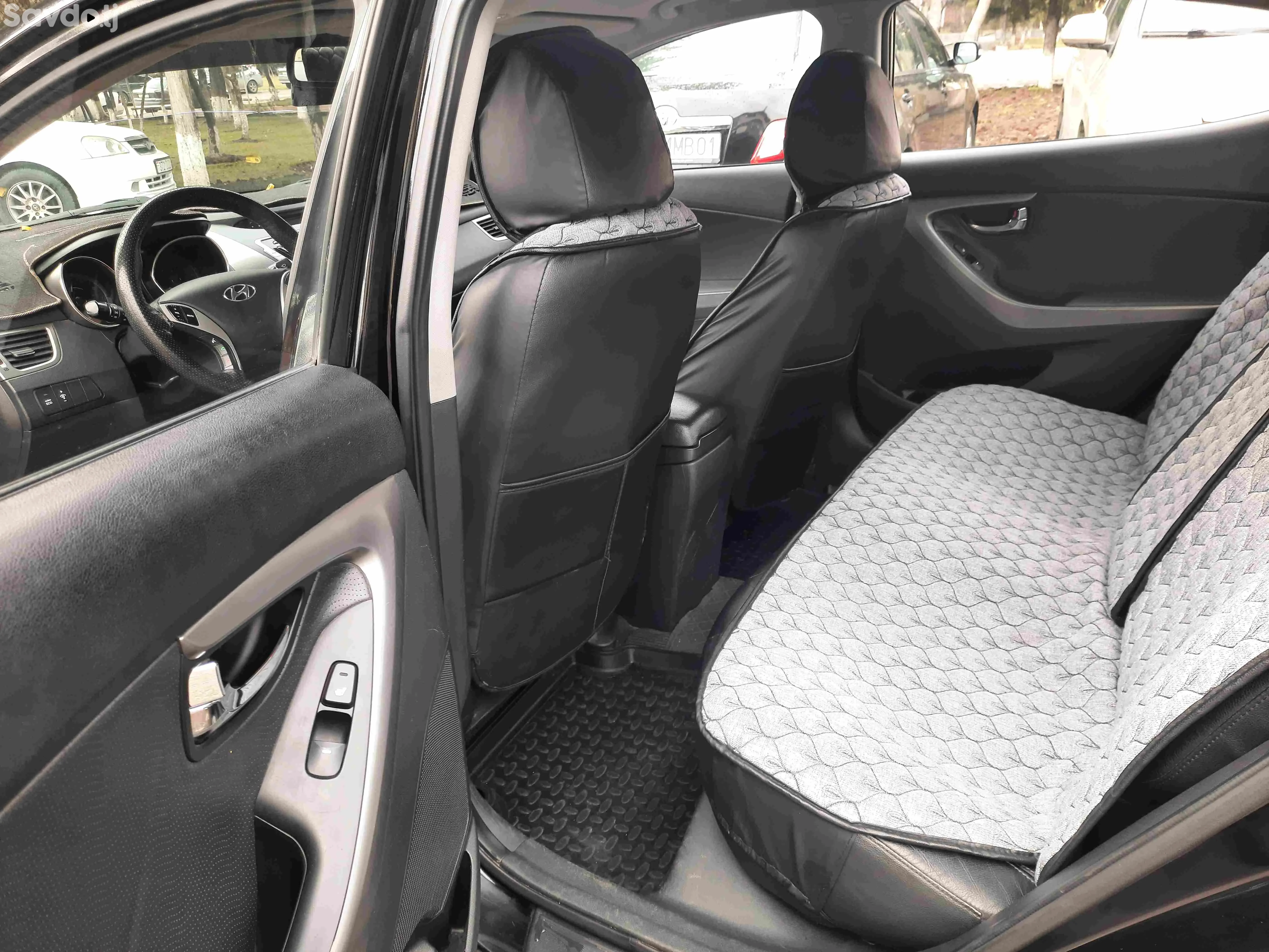Hyundai Avante 2012