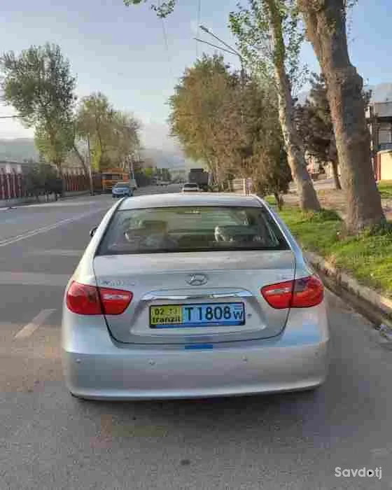 Hyundai Avante 2010