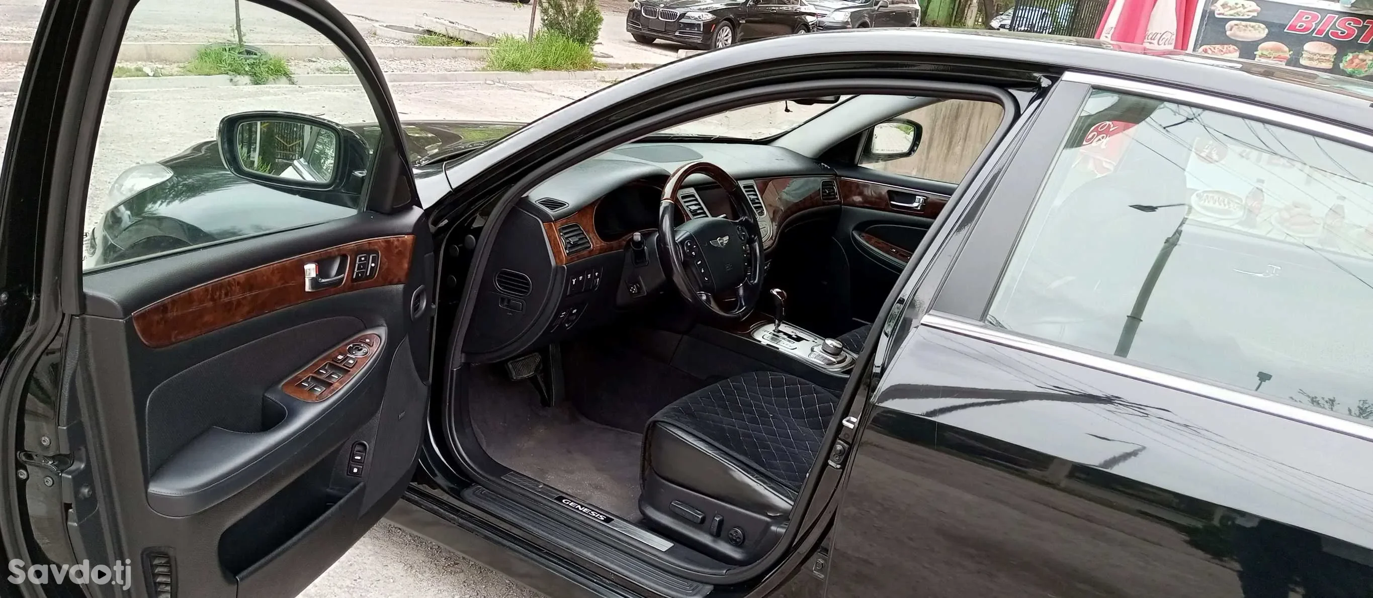 Hyundai Genesis 2008