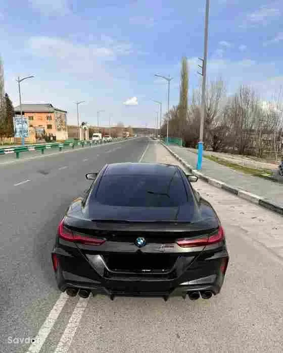 BMW M8 2022