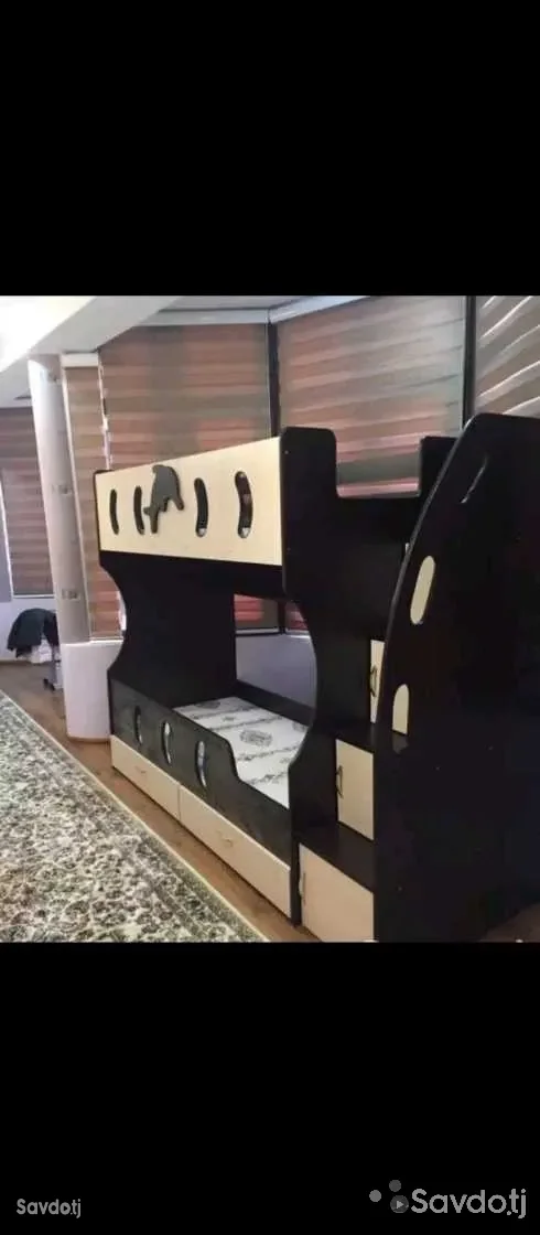 Двухъярусная кровать 