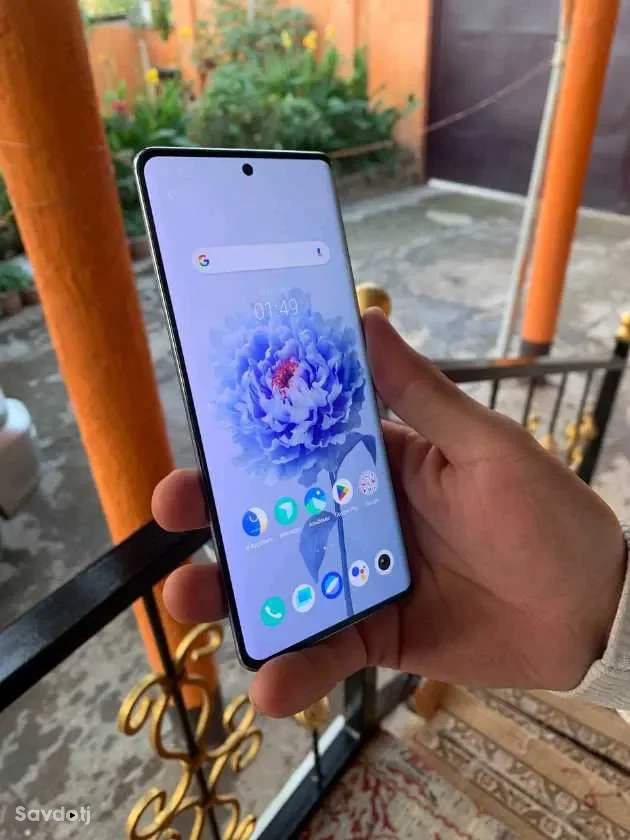 Vivo v 27,