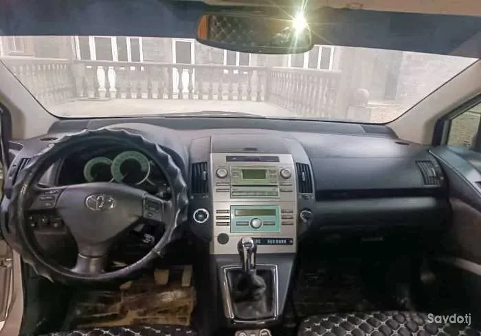 Toyota Verso 2006