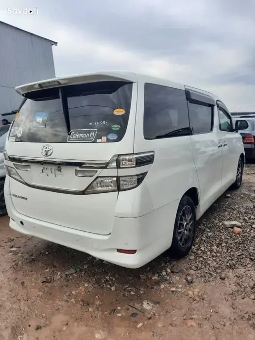 Toyota Alphard 2014