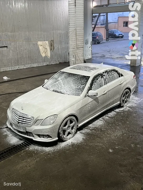 Mercedes-benz E class 2010