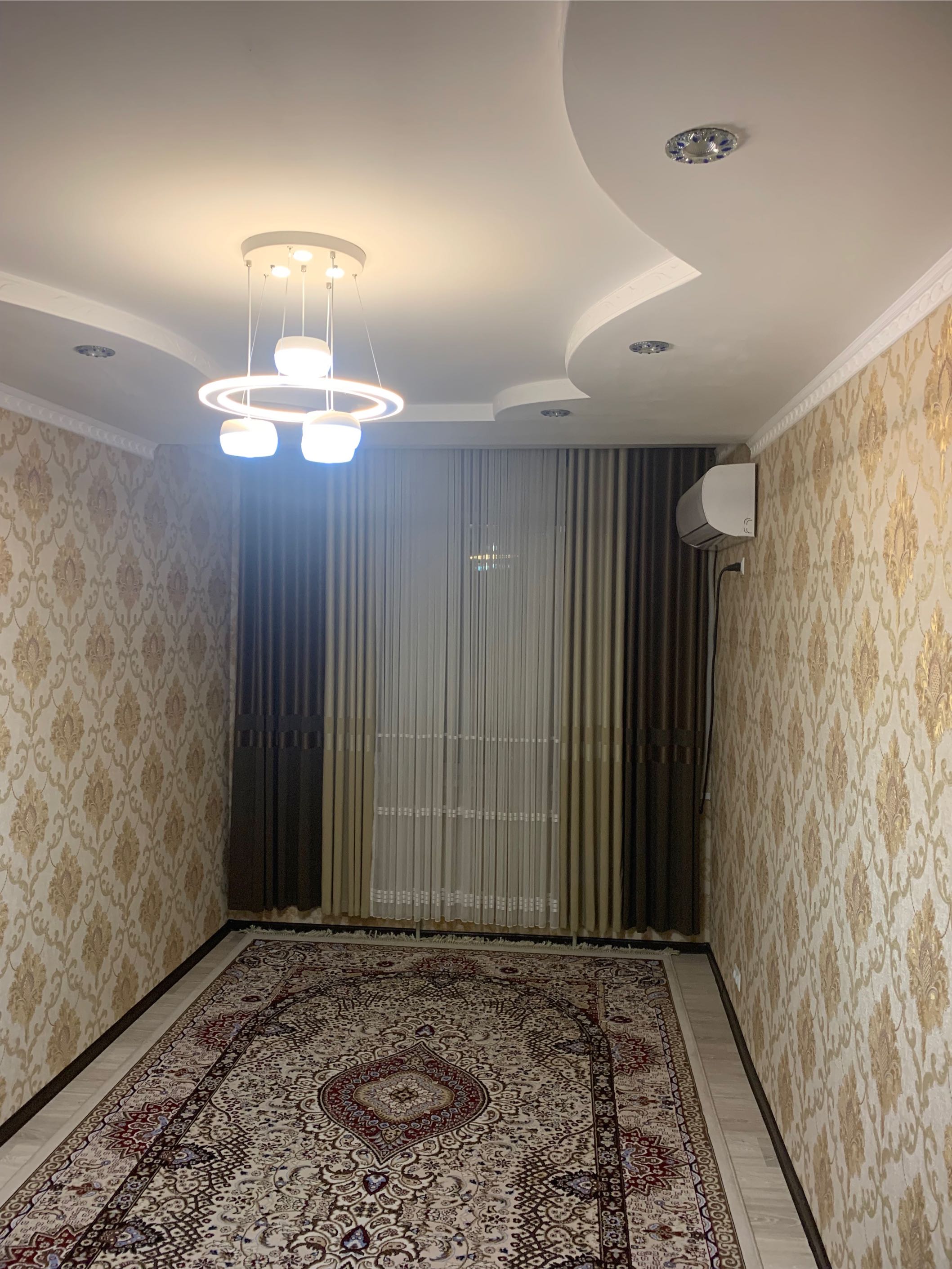 2-к квартира, 3 этаж, 73 м², центр