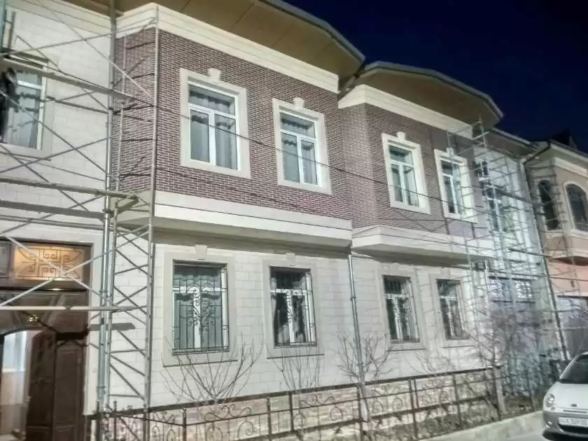 Хизмат расонии Декори девор бо Травертин 