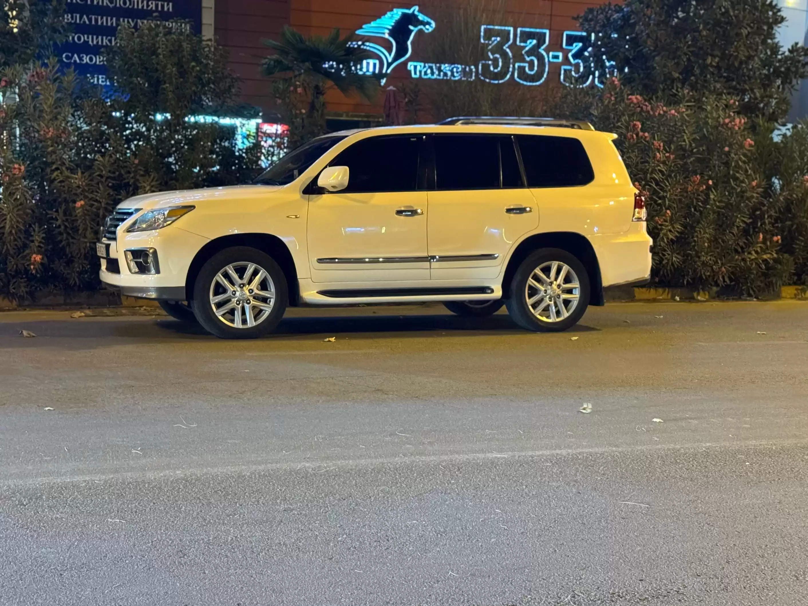 Lexus Lx series 2009