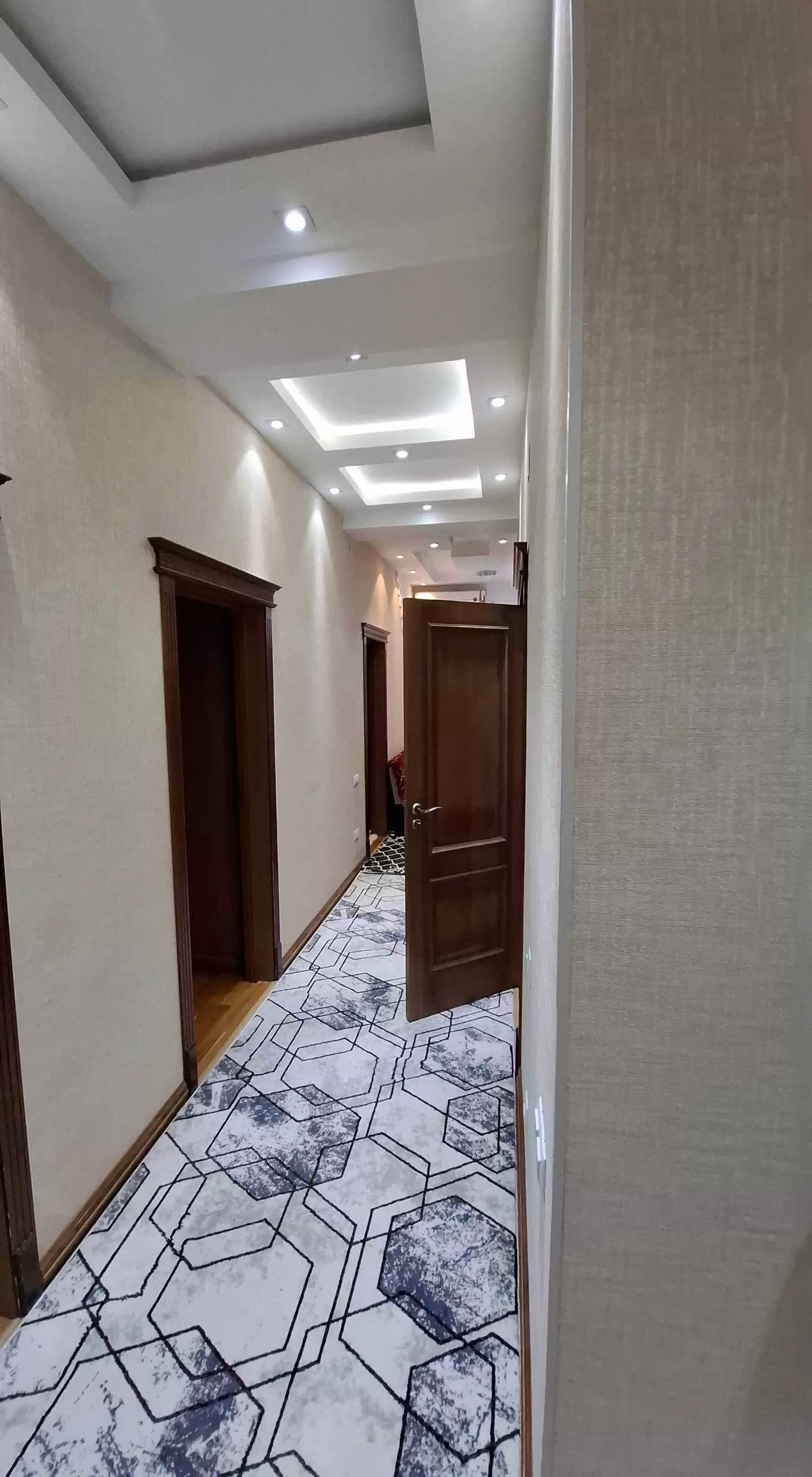 3-к квартира, 2 этаж, 76 м², И Сомони