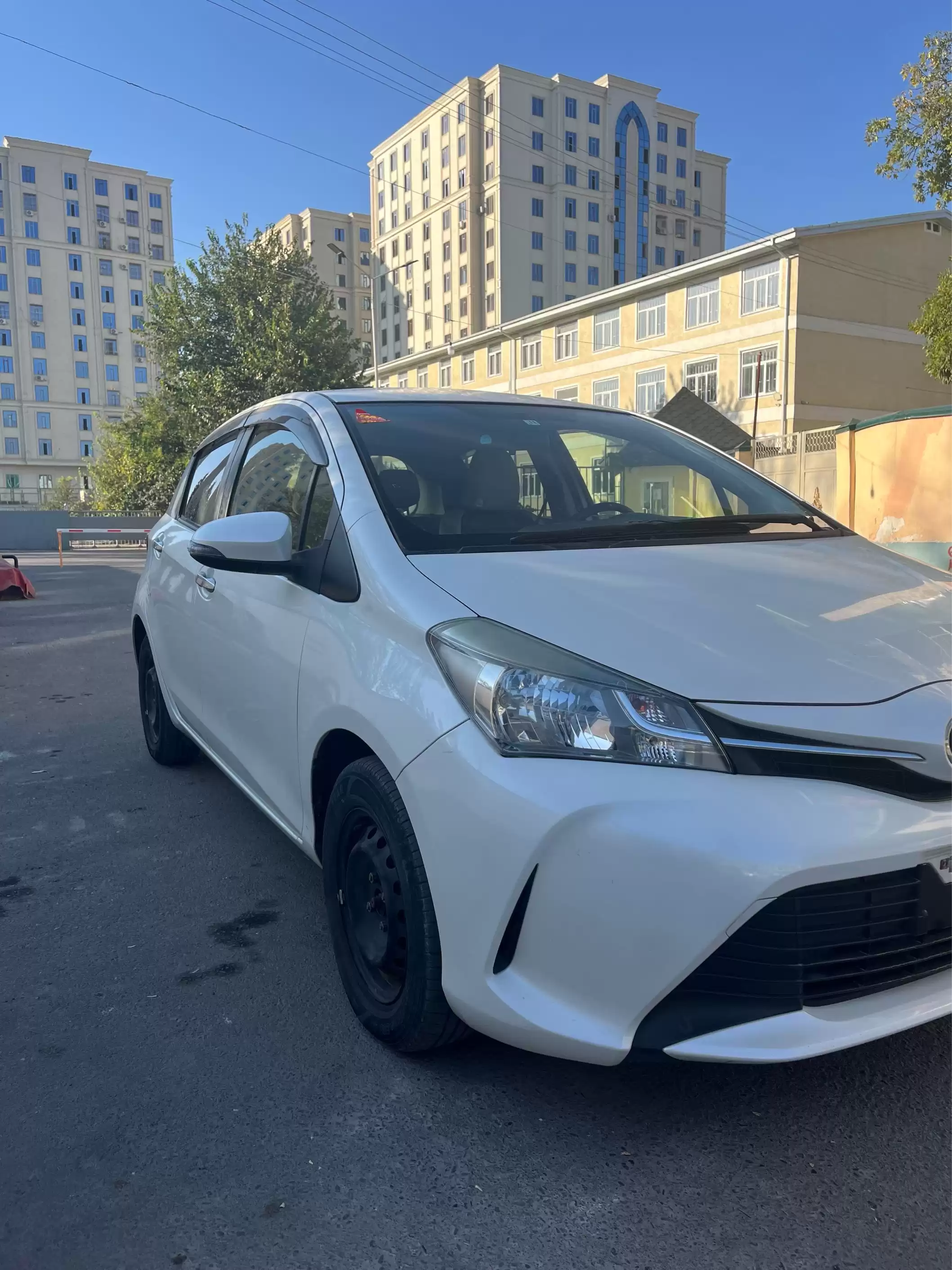 Toyota Vitz 2015