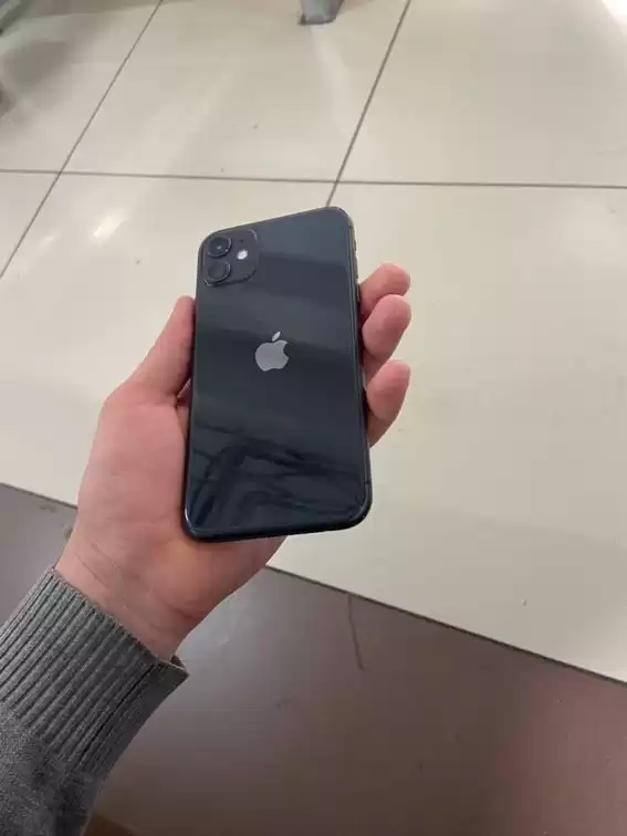 iPhone 11. 