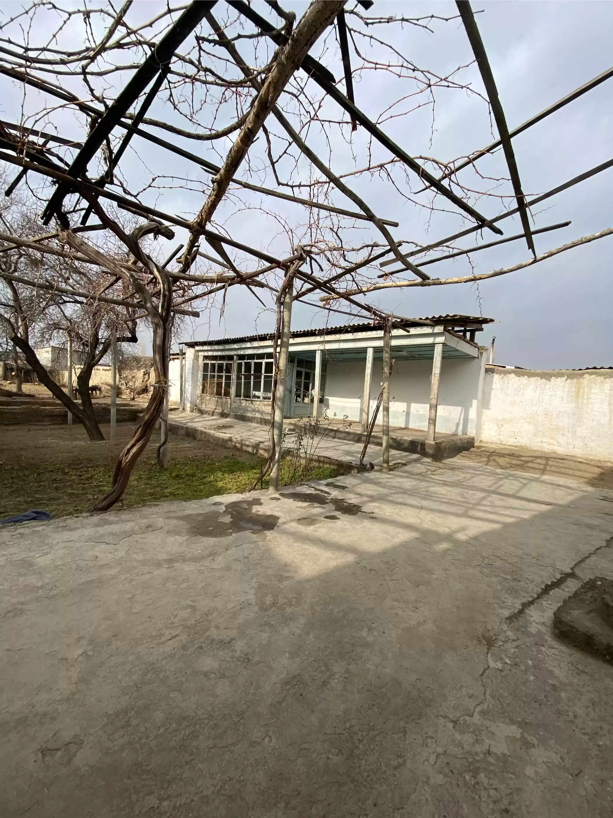 1 этажный, 2-комн. дом, 600 м², 6 соток, Бобочон Гафуров село Хистеварз Ул фрунзе 4а