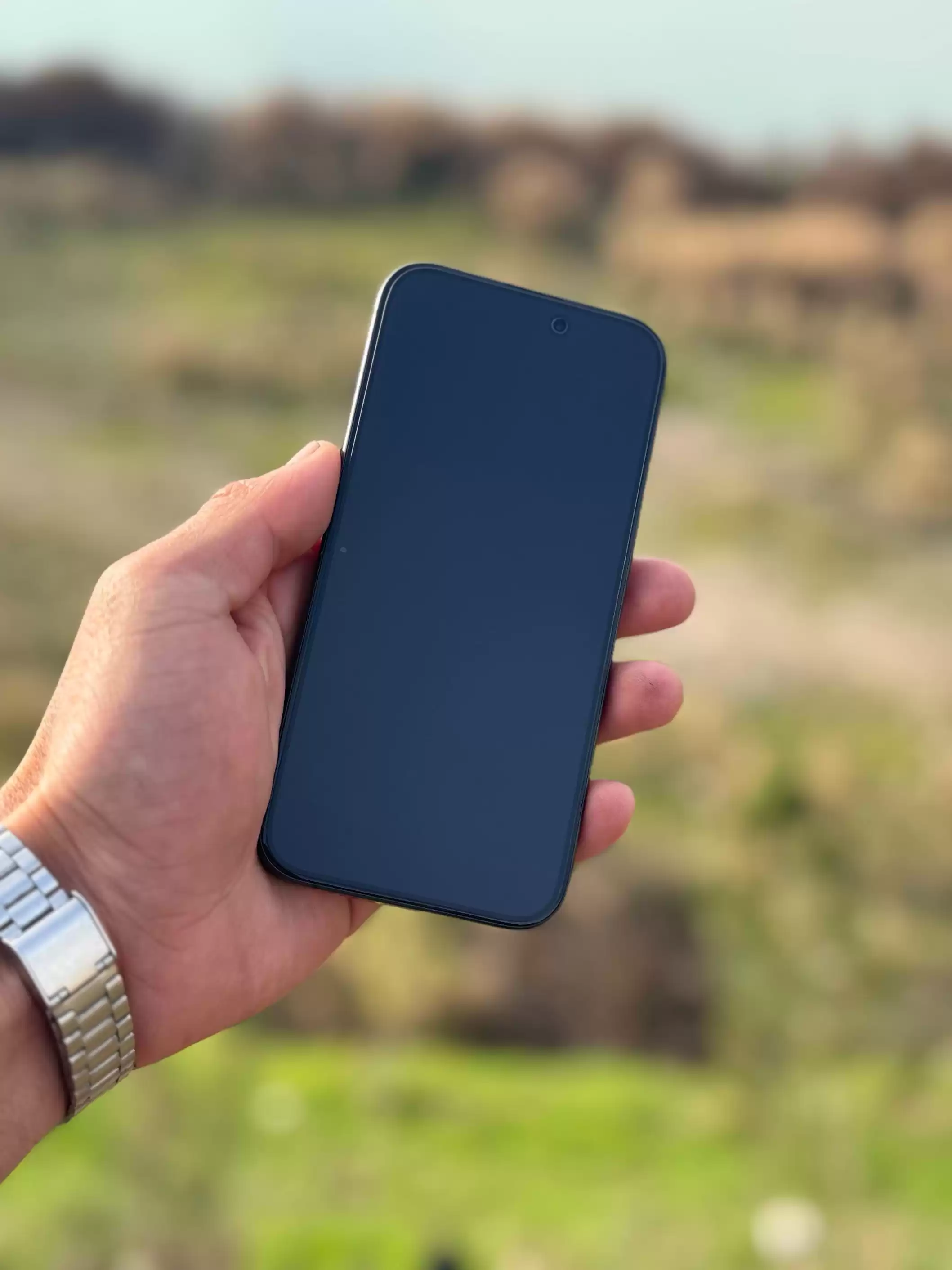 iPhone 15 pro     LLA