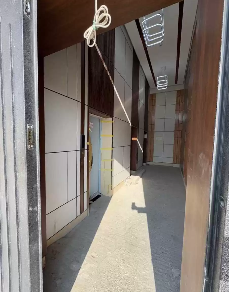 2-к квартира, 22 этаж, 91 м², айни