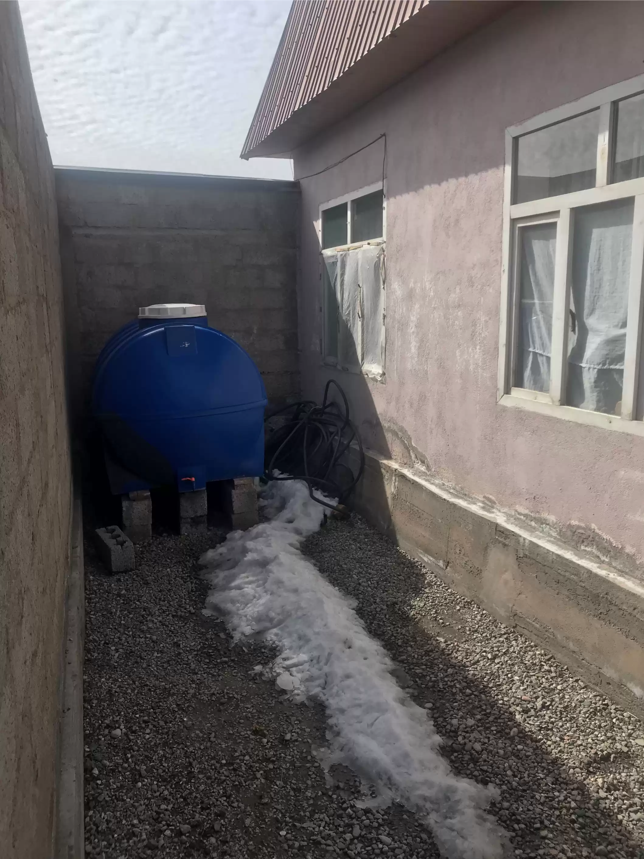 1 этажный, 3-комн. дом, 70 м², 2 соток, истиклол