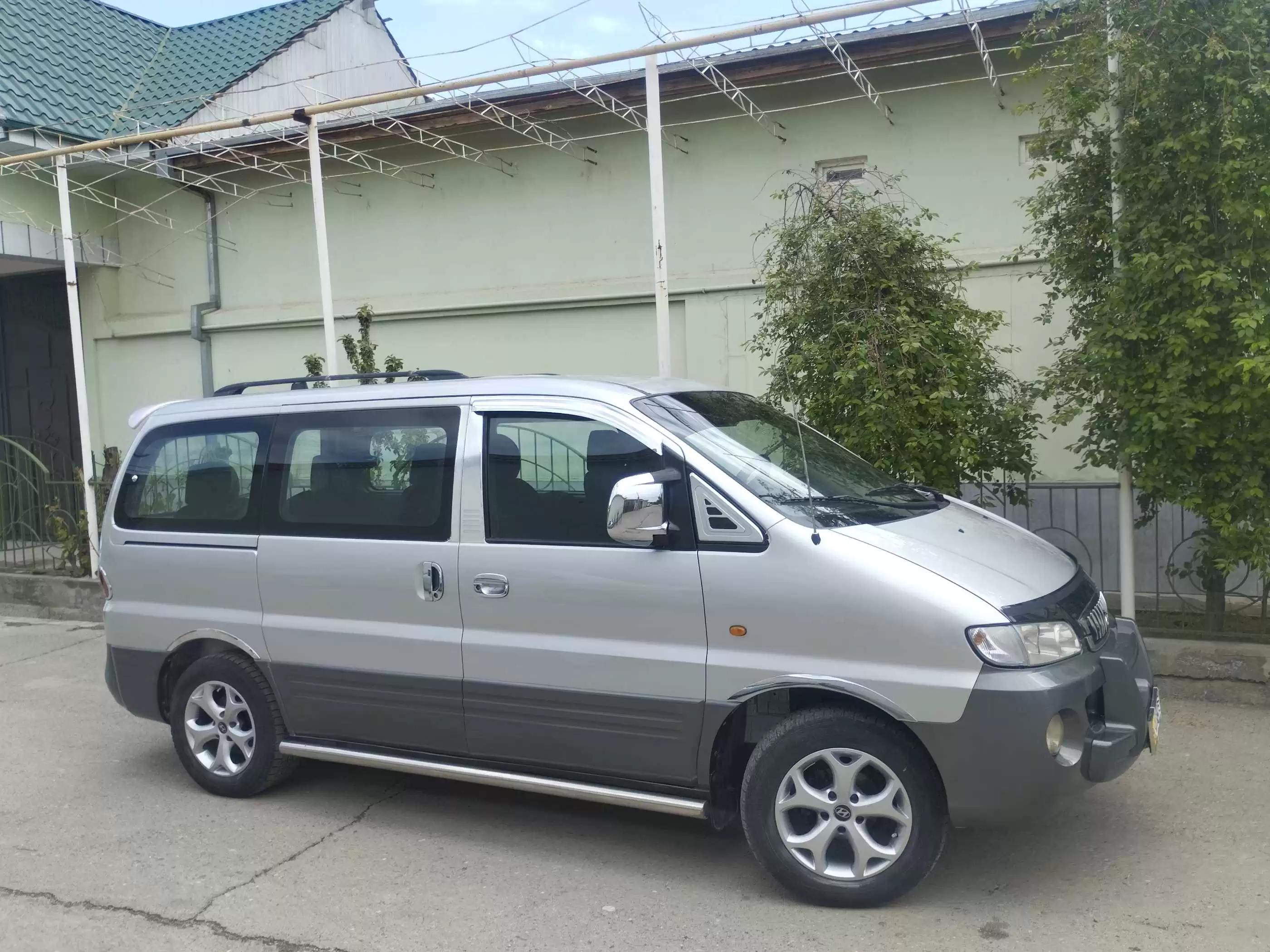 Hyundai Starex 2002