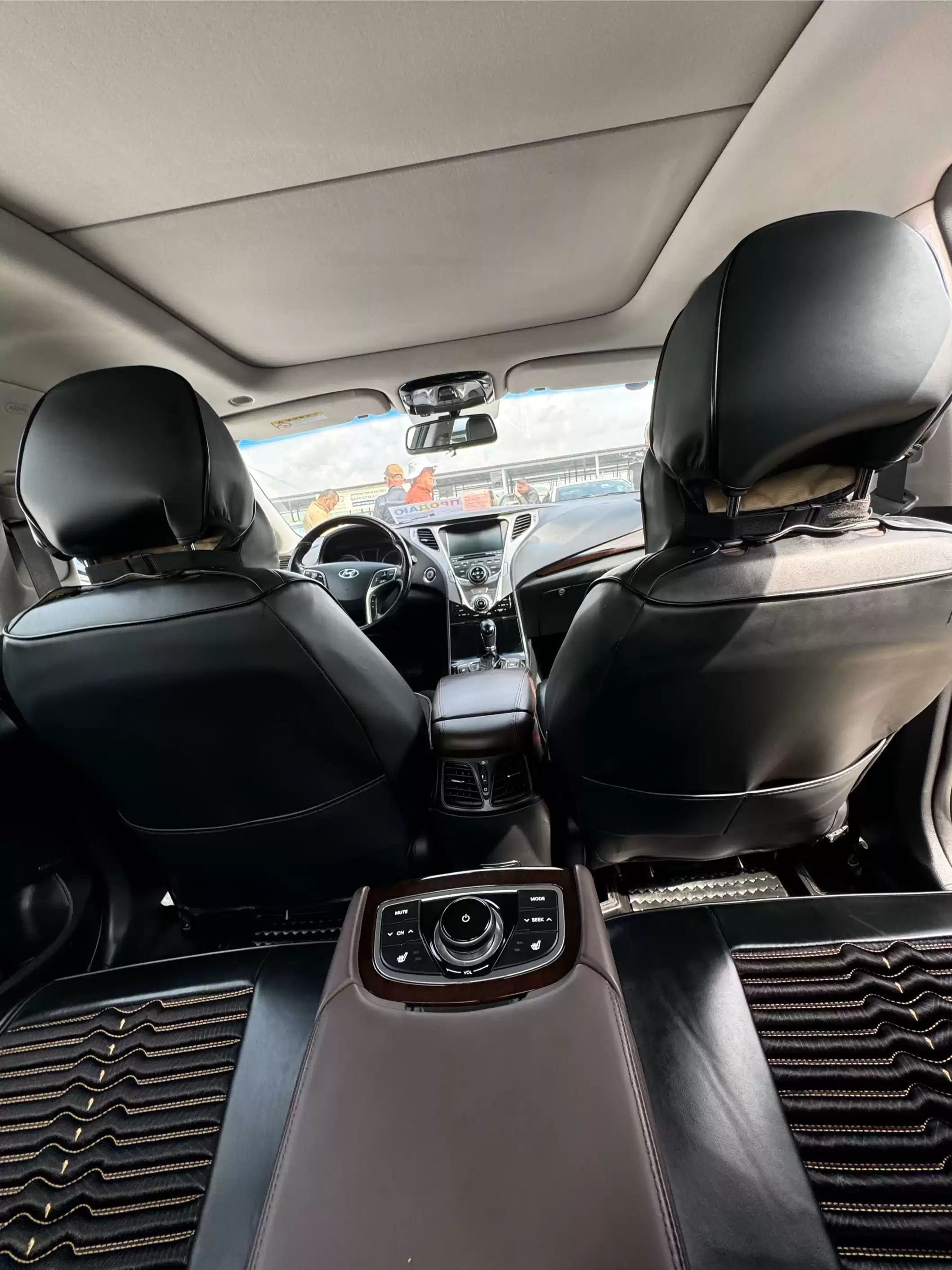 Hyundai Grandeur 2012