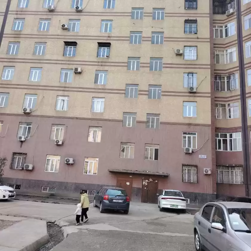 2-к квартира, 1 этаж, 61 м², 33