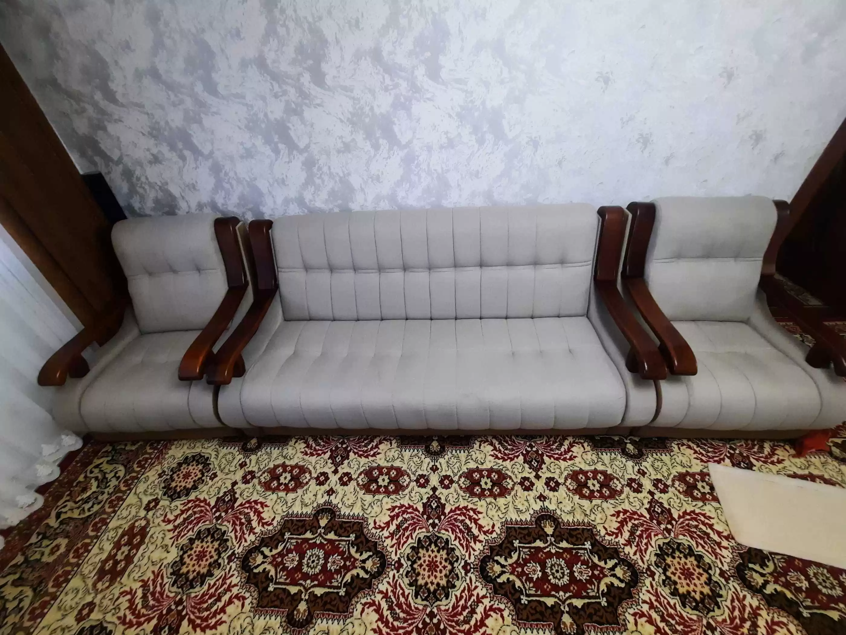 Диван