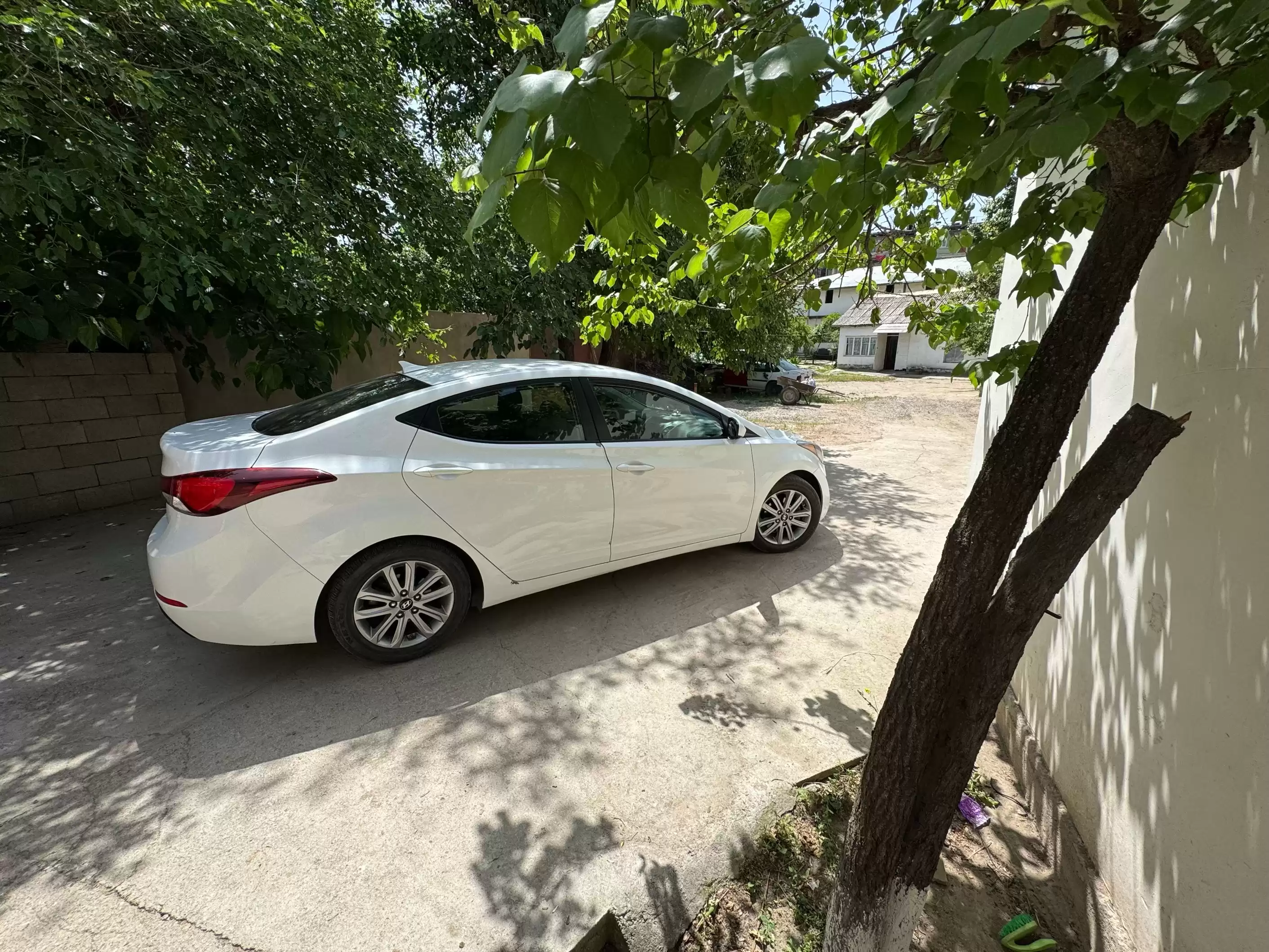 Hyundai Lantra 2014