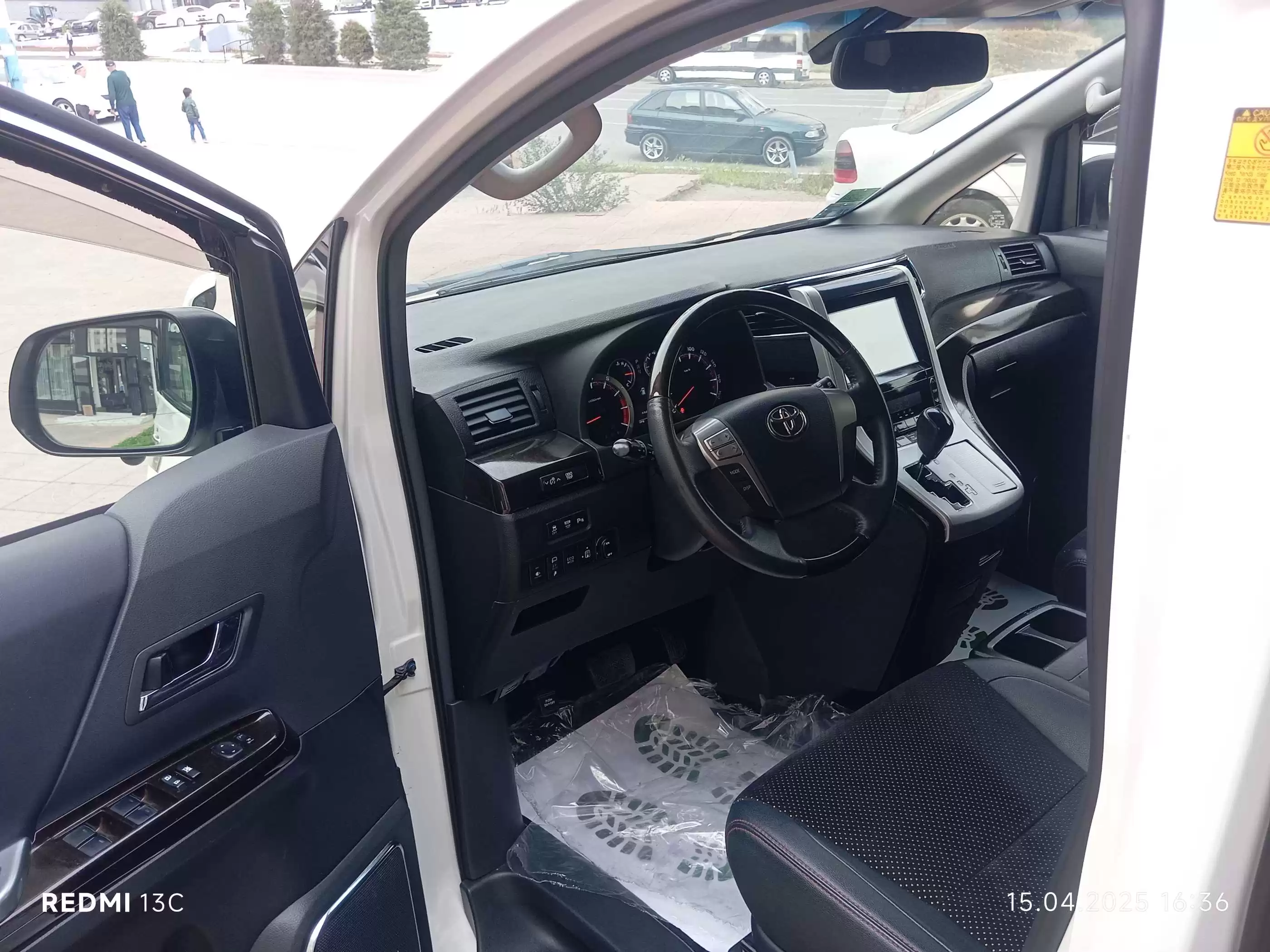 Toyota Alphard 2014