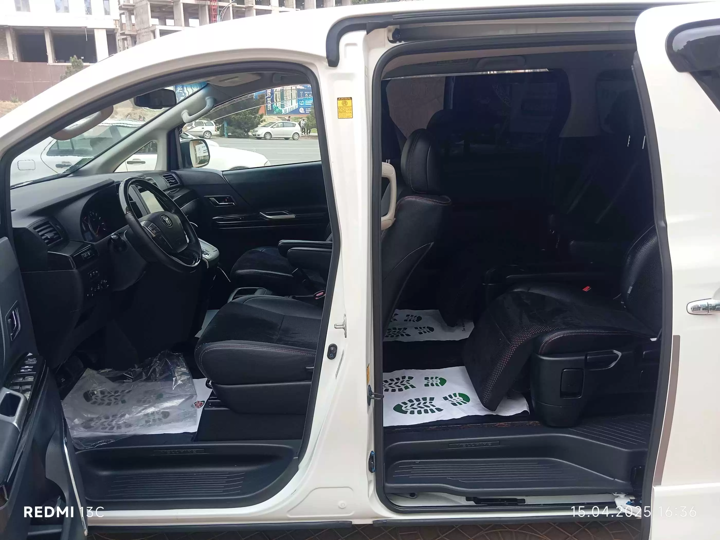Toyota Alphard 2014