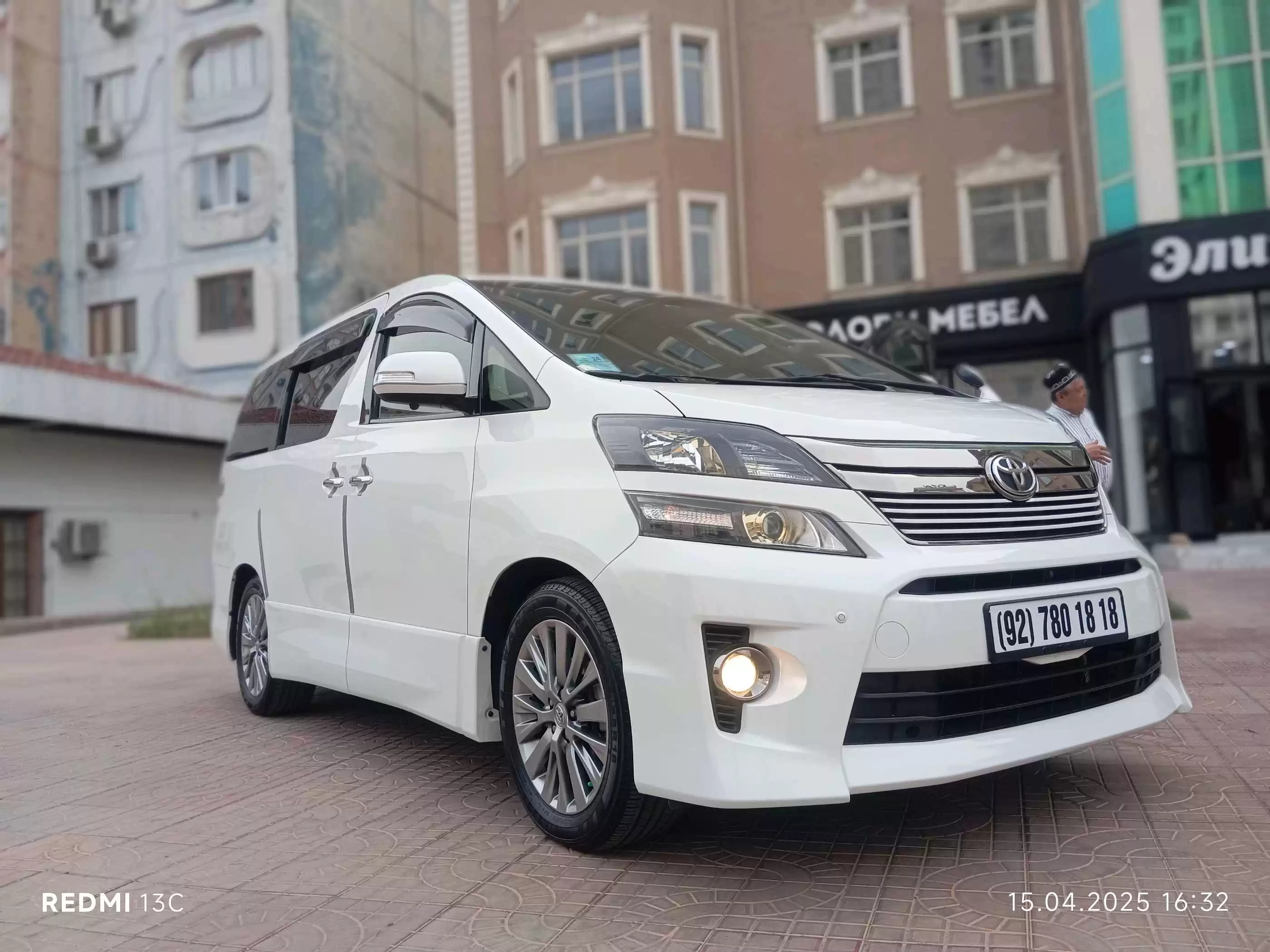 Toyota Alphard 2014