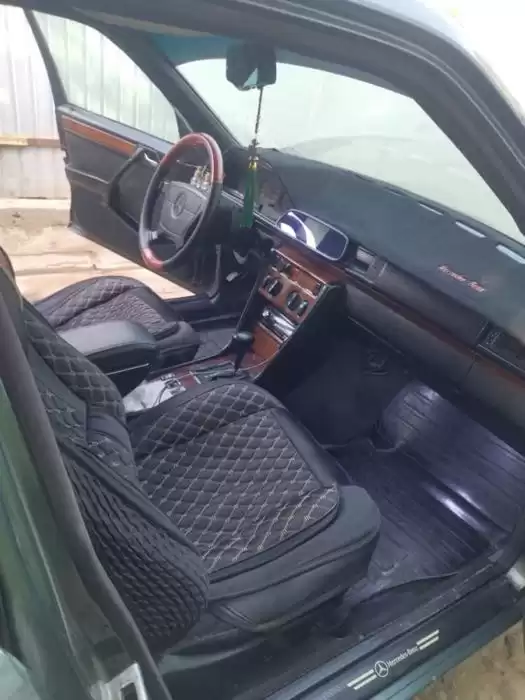 Mercedes-benz E class 1993