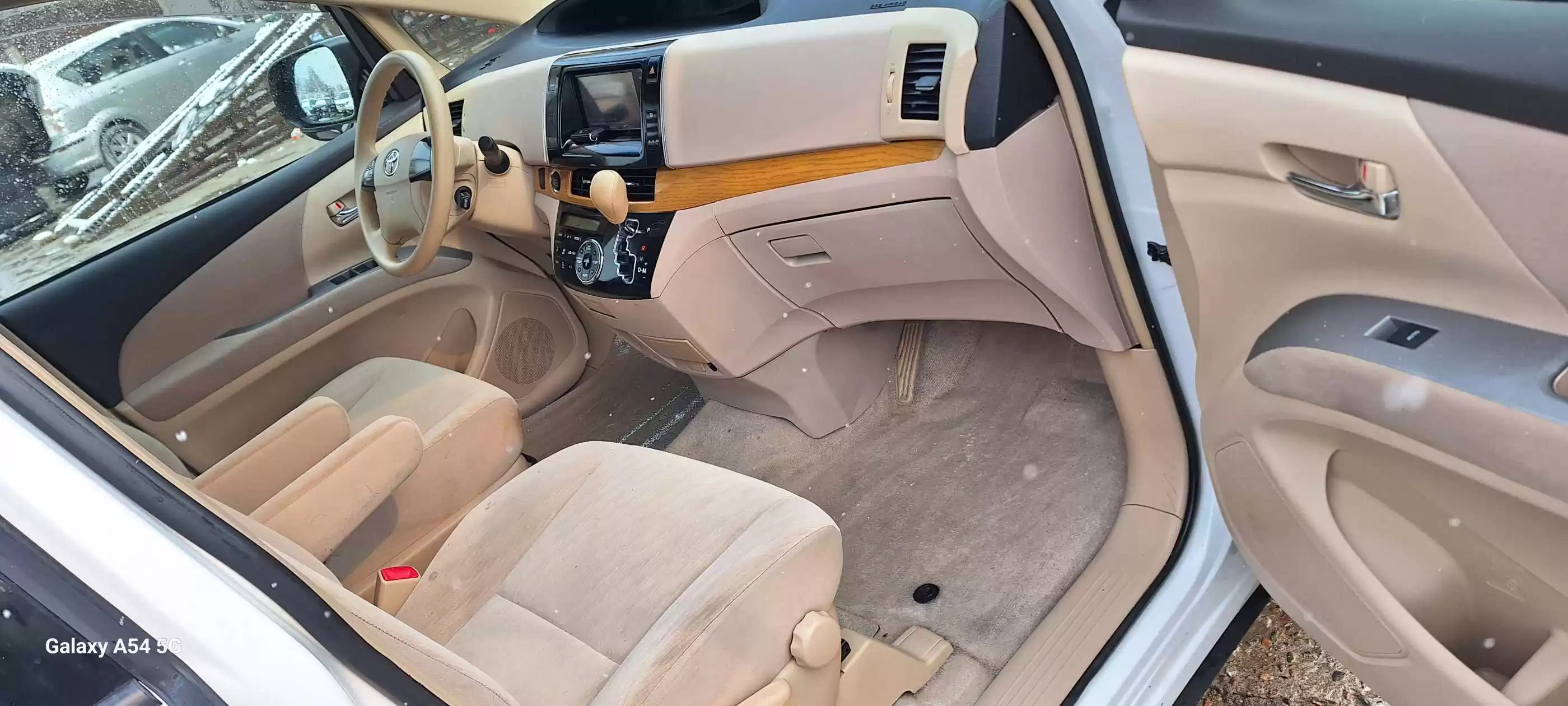 Toyota Estima 2015