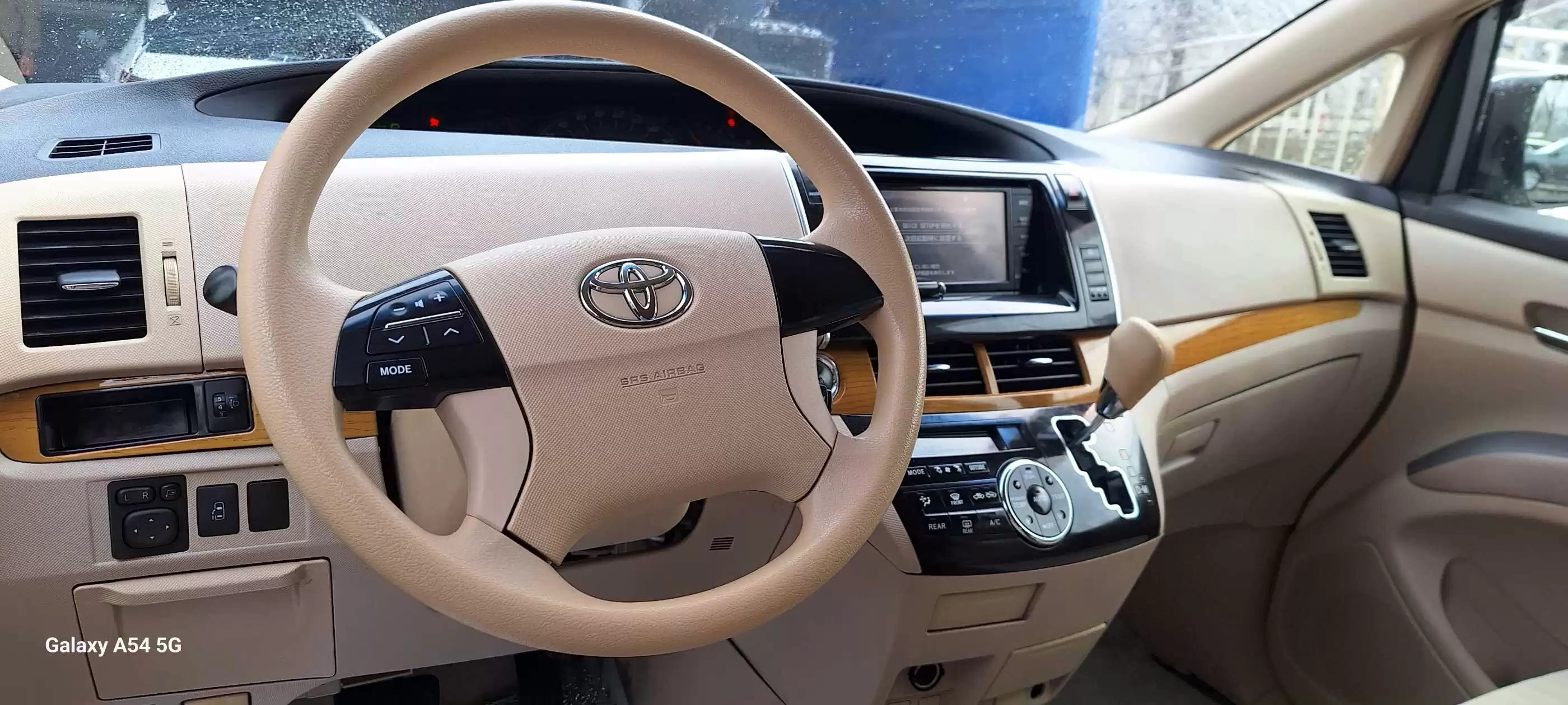 Toyota Estima 2015
