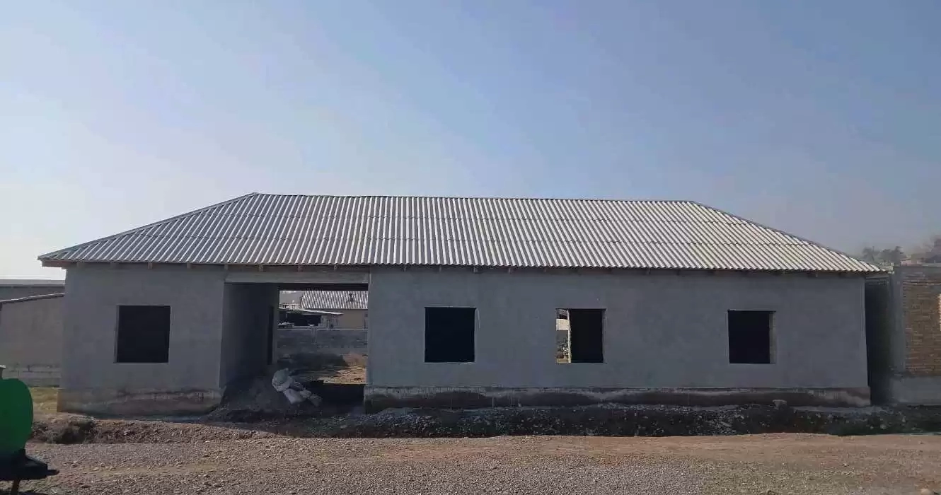 Постройка с змельным участком