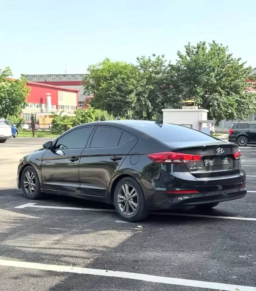 Hyundai Elantra 2017
