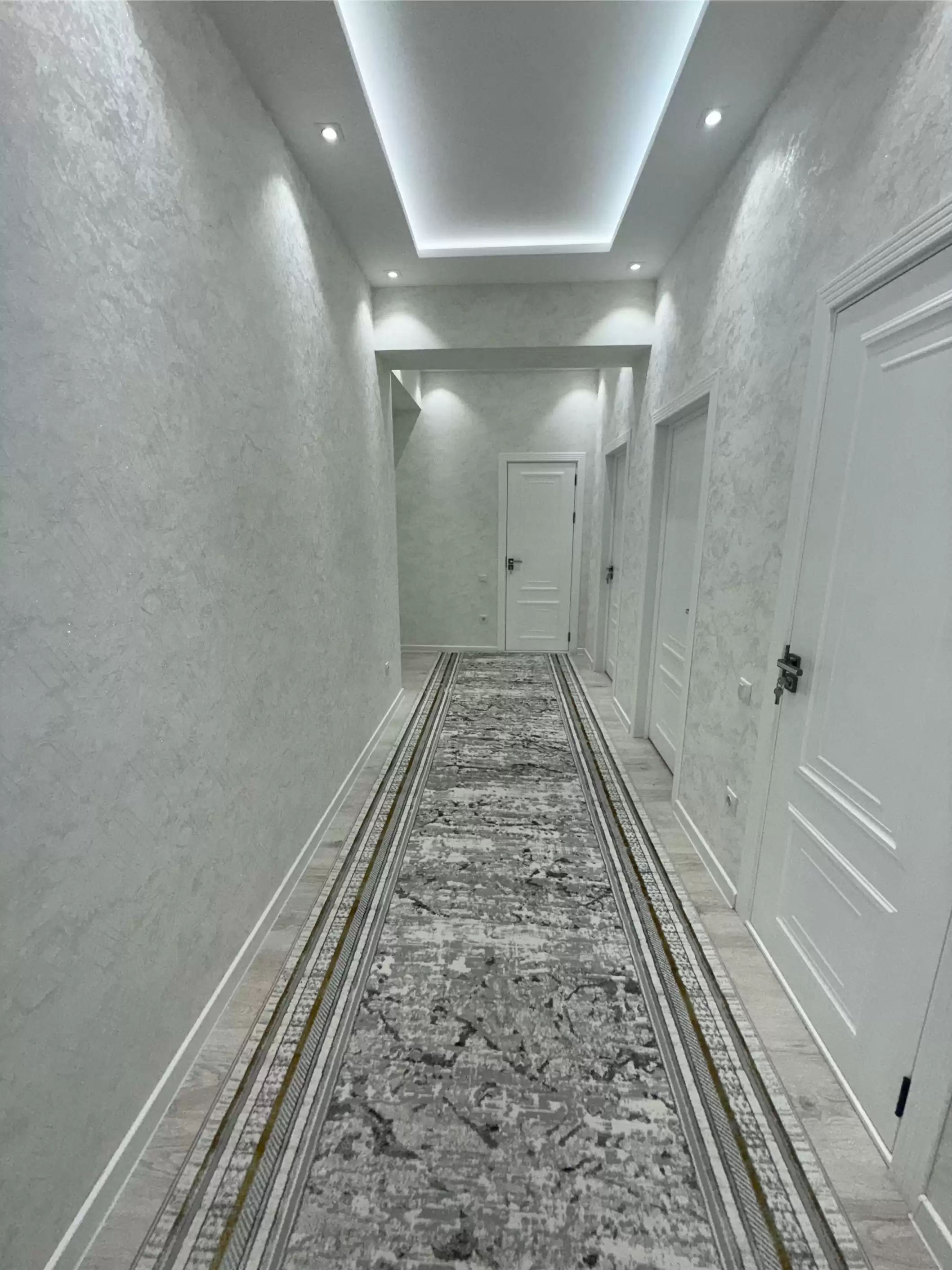 2-к квартира, 4 этаж, 79 м², 8 микрорайон