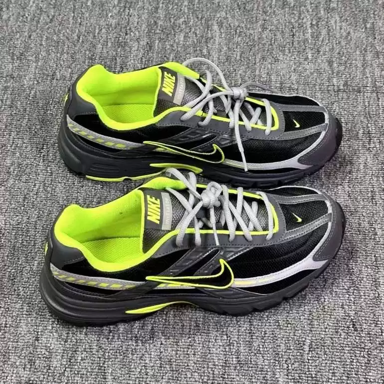 Кроссовки Nike