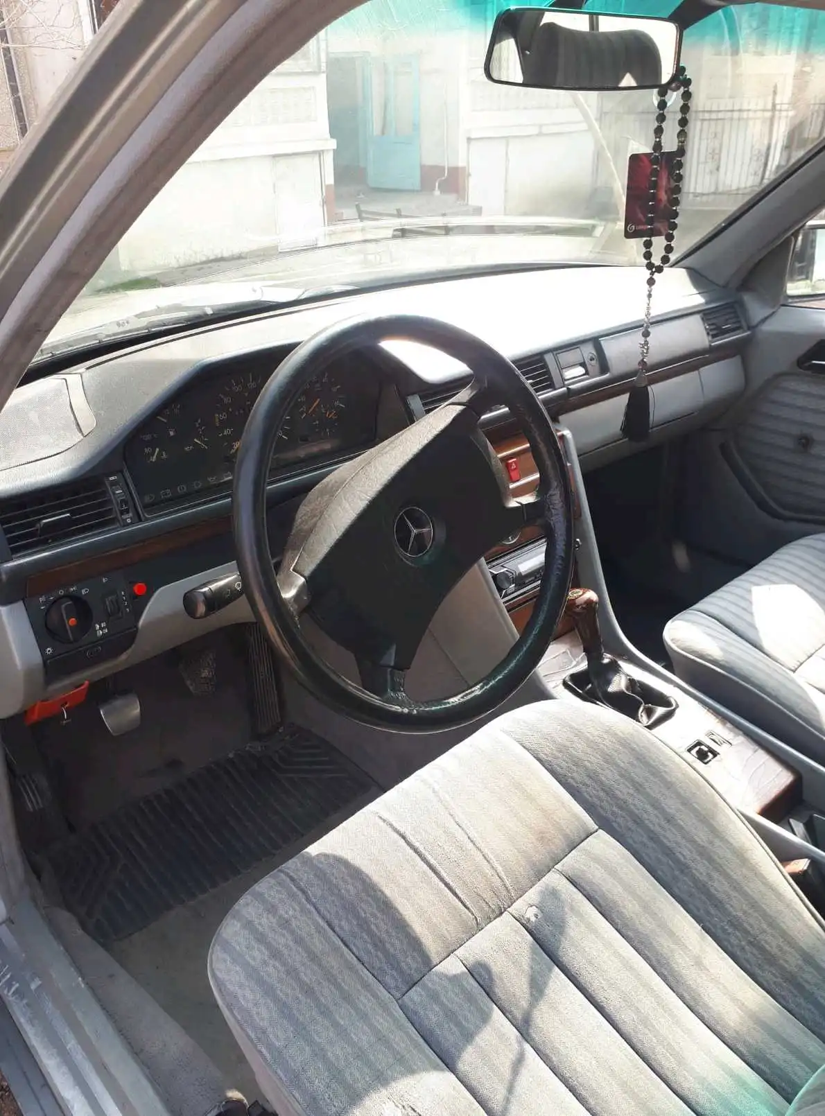 Mercedes-benz E class 1993