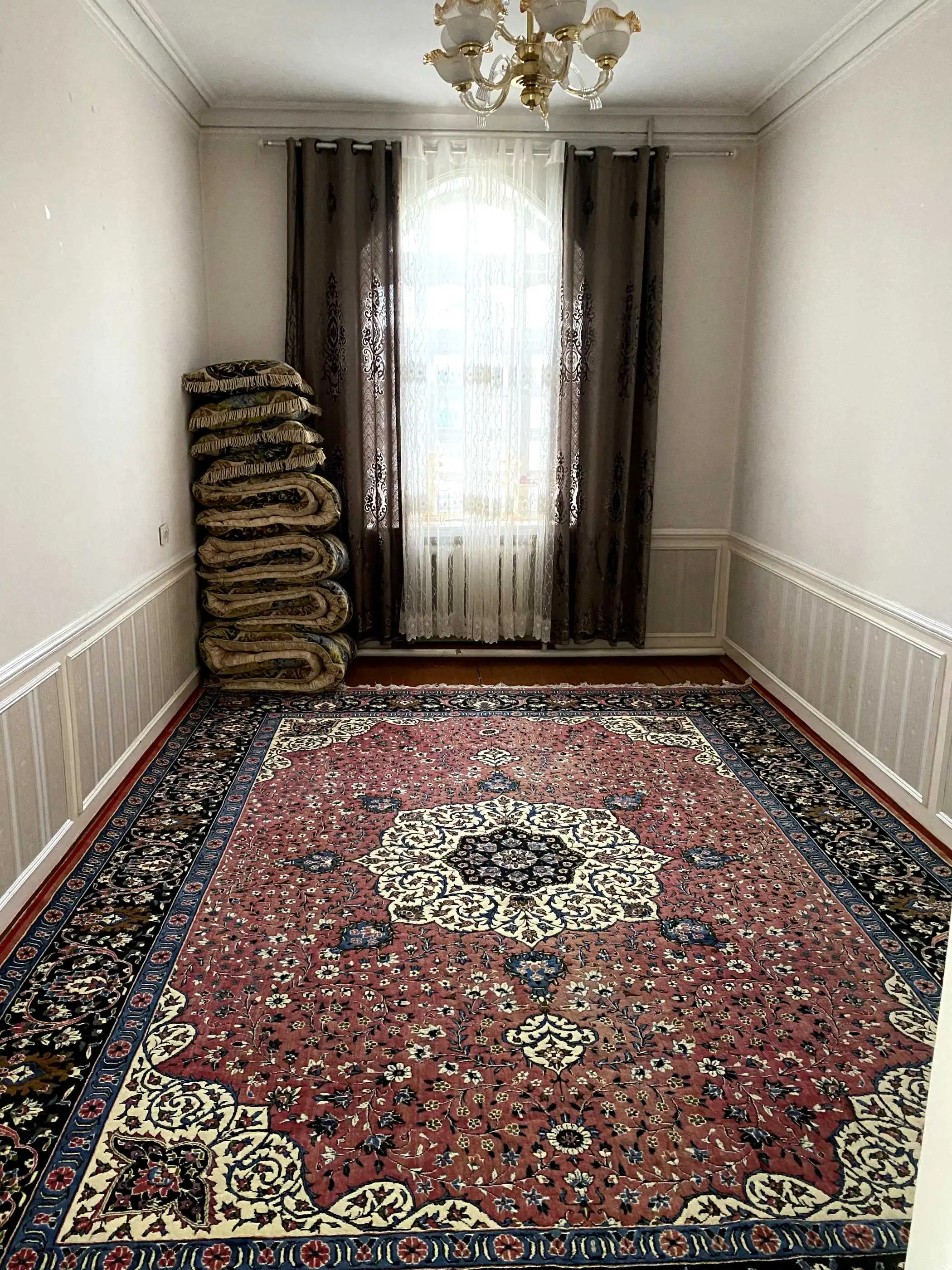 3 этажный, 14-комн. дом, 550 м², в центре города Куляб